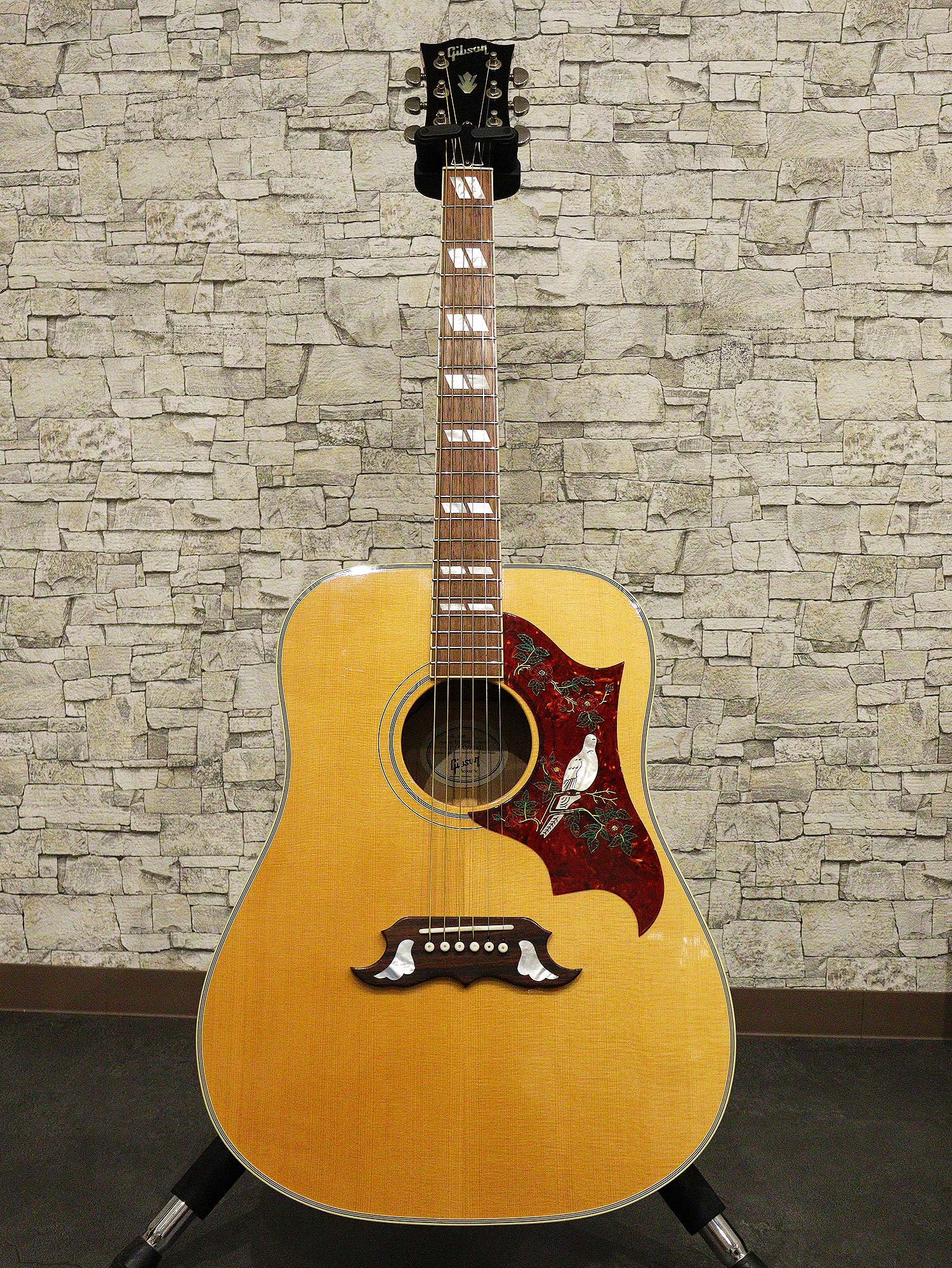 Gibson DOVE Antique Natural 2010